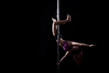 Poledance Frau schwebend mit Licht Effekten Porträt