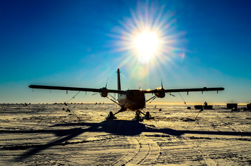 de Havillland Dh-6 Twin Otter Silhouette