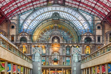 Selbstklebende Fototapete Antwerpen Innenraum des Hauptbahnhofs Antwerpen, Belgien.