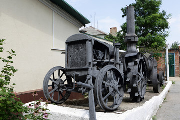 Fototapeta na wymiar Antique tractor