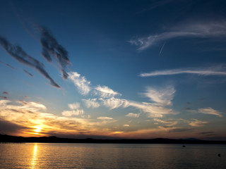 tramonto, nuvole, lago di bolsena