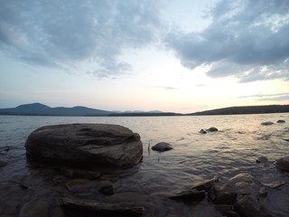 Fototapeta na wymiar Sunrise at the reservoir 