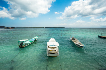 Fototapeta na wymiar Small boats on nusa penida beach, Bali Indonesia