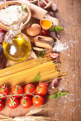 spaghetti,egg,cooking oil and ingredient