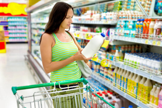 woman buys a milk