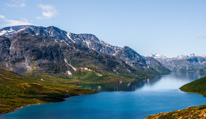 jezioro górskie Gjende,  Jotunheimen, Norwegia - obrazy, fototapety, plakaty