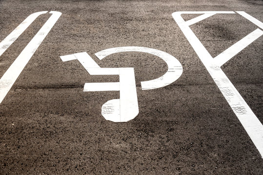 car park disable person sign