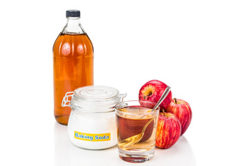 Apple cider vinegar and baking soda combination for acid reflux relieve