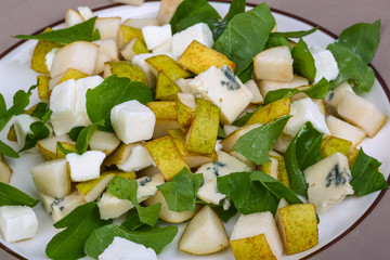 Pear and cheese salad