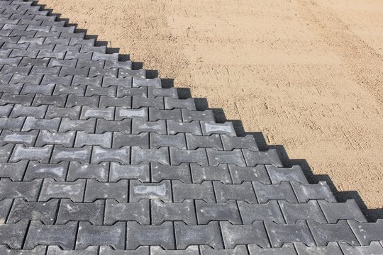 Pflasterarbeiten auf einer Baustelle