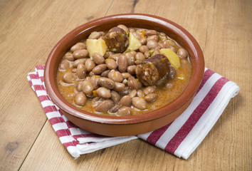 Cazuela de alubias