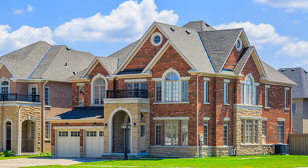 Luxury houses in North America