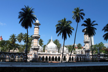 Fototapeta na wymiar Historic mosque, Masjid Jamek at Kuala Lumpur, Malaysia ..