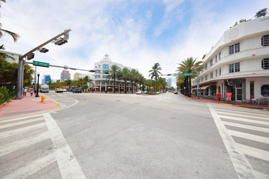 Miami Beach Ocean Drive scene