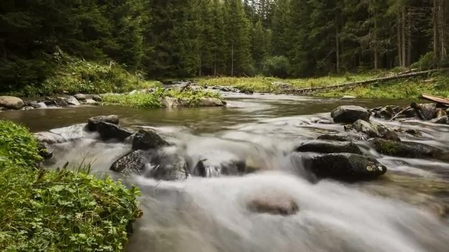 Bergbach im K&uuml;htai im Zeitraffer