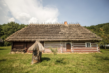 Old house from Polish village. Carpathians. - obrazy, fototapety, plakaty