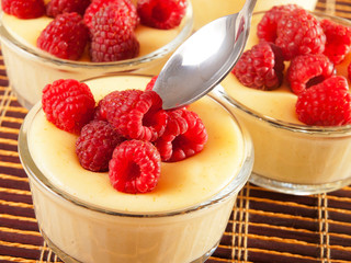 Vanilla cream with raspberries