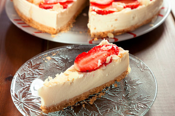 Cheesecake with strawberries