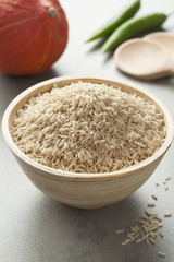  Brown rice in a bowl