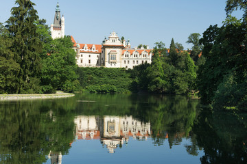Fototapeta na wymiar Pruhonice Castle is a historic building near Prague