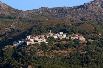 Fototapeta na wymiar Lento village du Nebbio en Corse
