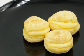 Fresh Mini Cream puffs