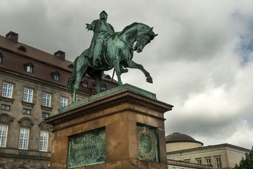 Fototapeta na wymiar equestrian statue of King Frederik VII in Copenhagen