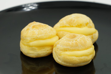 Fresh Mini Cream puffs