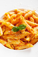 Pasta collection - Penne with cream and peppers