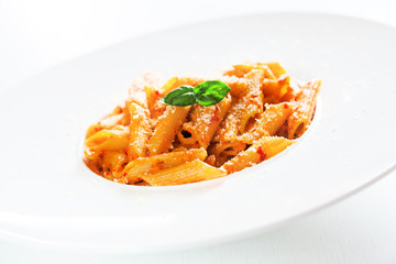 Pasta collection - Penne with cream and peppers