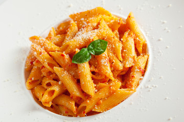 Pasta collection - Penne with cream and peppers