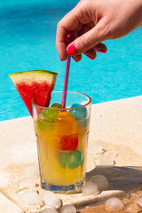Aperitivo in piscina anguria