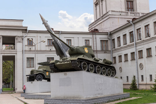 Exhibition of military equipment in the city center