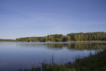 Fototapeta na wymiar у озера