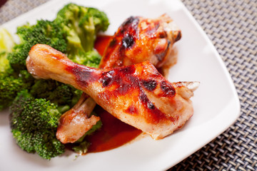 Chicken legs with broccoli