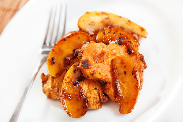 Turkey fillet with caramelized apple