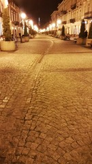 Ulica miasta nocą © michalsen