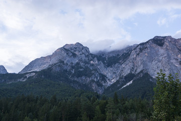 Fototapeta na wymiar Berg im Nebel
