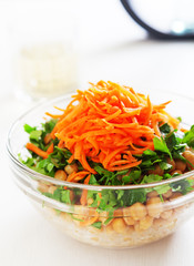 Salad with chickpeas, bulgur and carrots