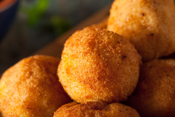 Fried Mac and Cheese Bites