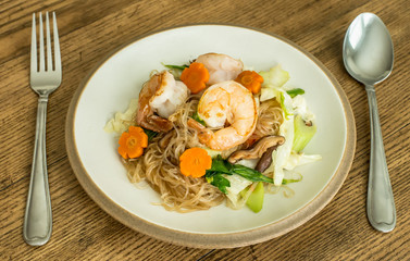 glass noodle stir fly or pad woon sen with shrimp and vegetable. © penny2558