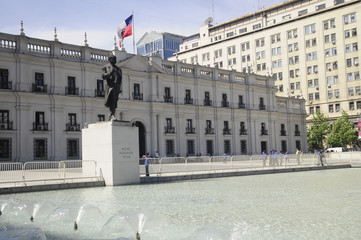 Սանտյագո Santiago del Cile de Chile სანტიაგო サンティアゴ チリ 圣地亚哥-德智利 ซานเตียโก Сантьяго Palacio de La Moneda Palace モネダ宮殿 Ла Монеда © Comugnero Silvana