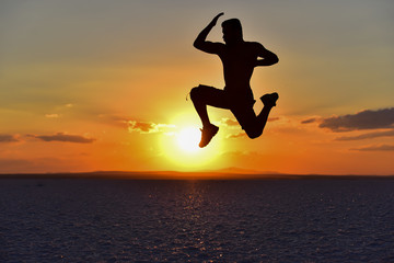 muay thai hareketi sil&uuml;et