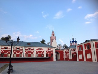 Obraz premium церковь и гостиный двор 