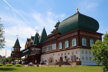 Fototapeta na wymiar Wooden palace in Kolomenskoe, Moscow