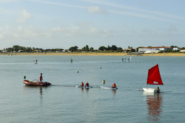 Fototapeta premium plage, bateau optimiste, Saint Denis d'Oléron, Ile d'Oléron, Charente Maritime, 17