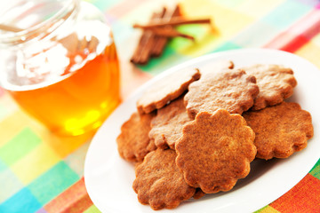 Honey cookies with cinnamon