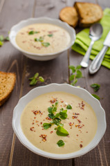 Creamy zucchini soup with chilli and oregano