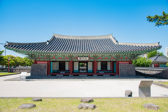 Gwandeokjeong, Jeju Island, Korea 韓国 済州島 観徳亭（クァンドクジョン）/ Jeju island is a popular famous tourist place for Chinese and Korean students.