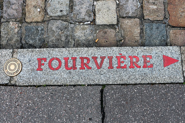 Lyon - Fourvière - signalisation au sol